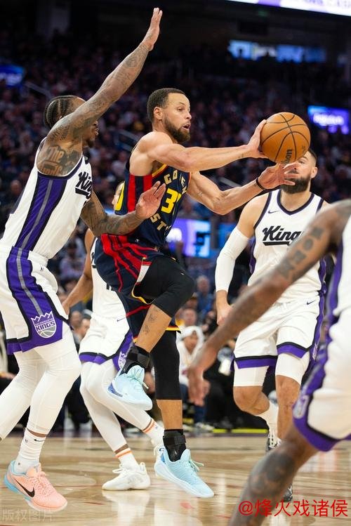 希尔德22分库里13分 勇士三分雨狂轰28记击败国王