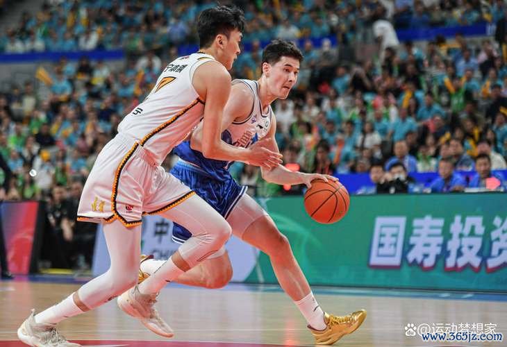 辽篮四冠超首钢升至第三，广东男篮11冠领跑