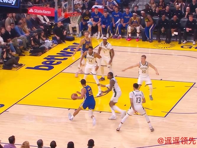 库里31+7+7字母哥空砍34+10+5 勇士力擒雄鹿