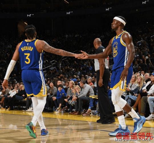 库里31分马尔卡宁空砍35+6 勇士逆转爵士